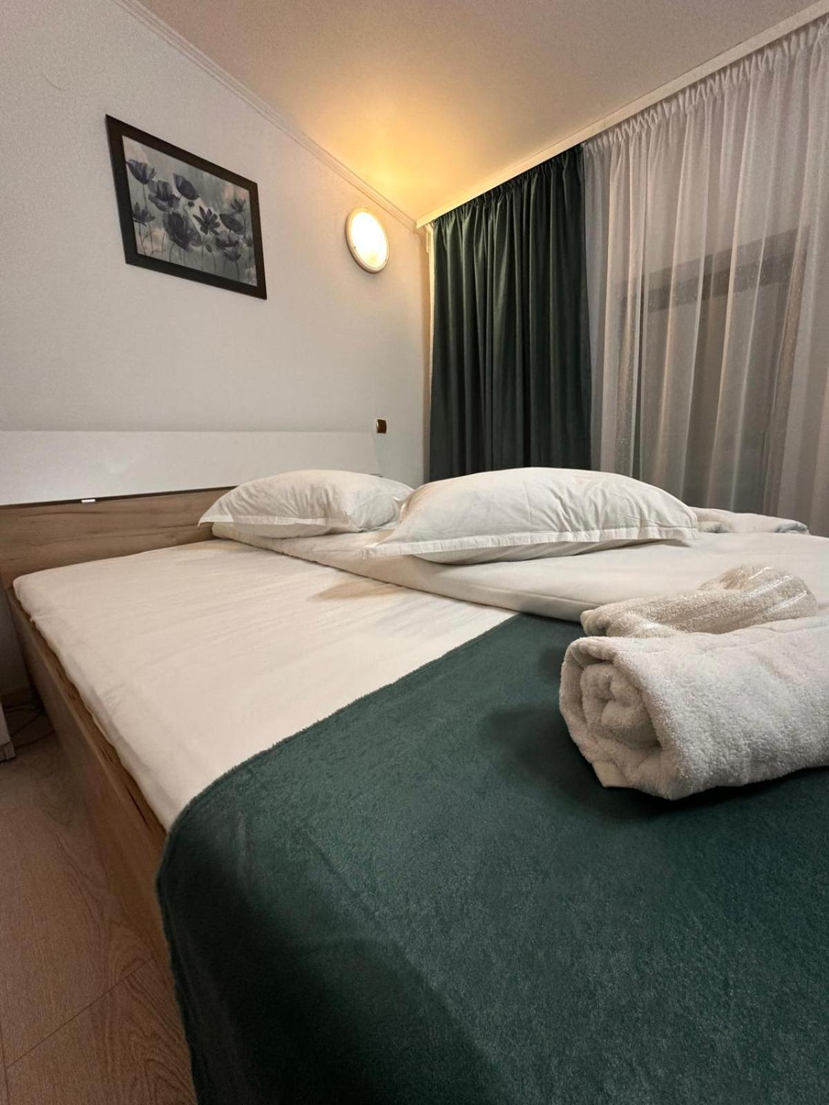 Hotel Green House Craiova Exterior foto