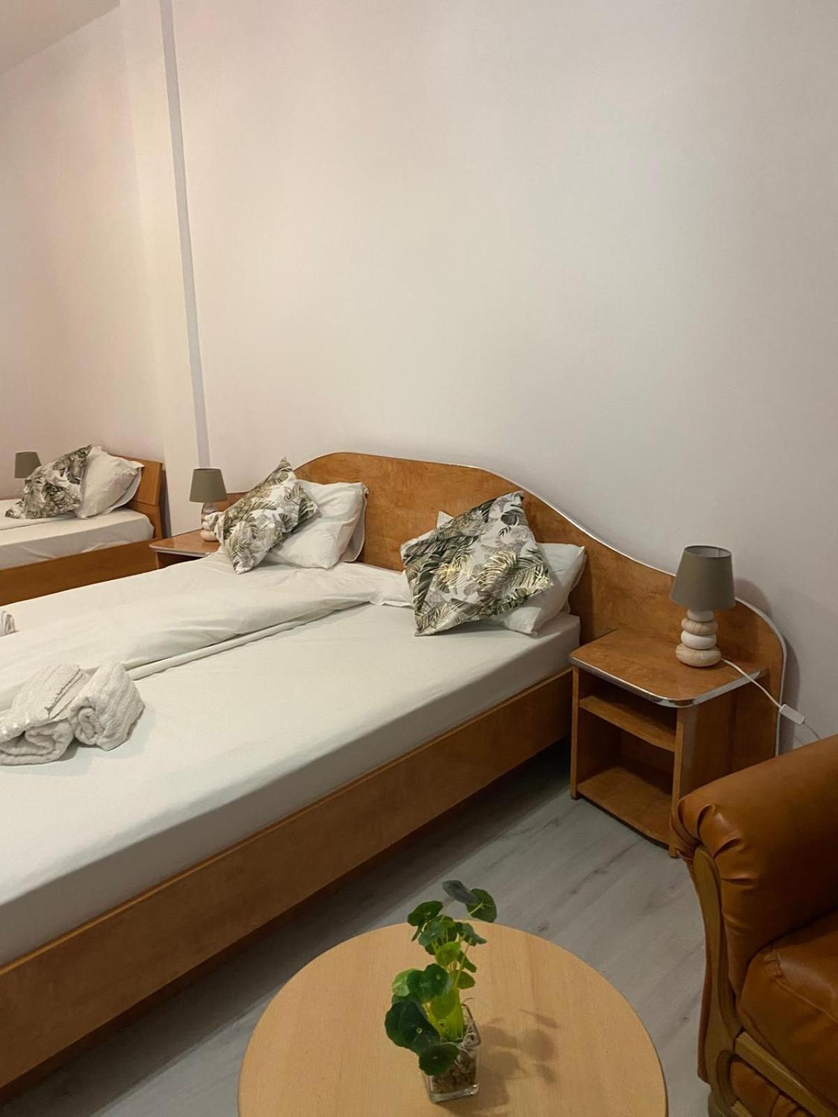Hotel Green House Craiova Exterior foto