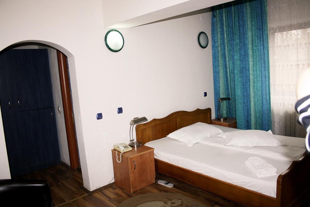 Hotel Green House Craiova Exterior foto